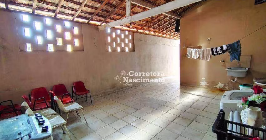 Casa com 2 dormitórios à venda, 106 m² por R$ 250.000 - Parque Santo Antônio - Jacareí/SP