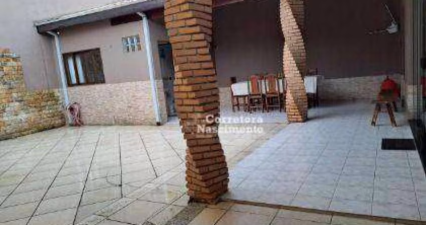 Casa com 3 dormitórios à venda, 233 m² por R$ 900.000,00 - São João - Jacareí/SP