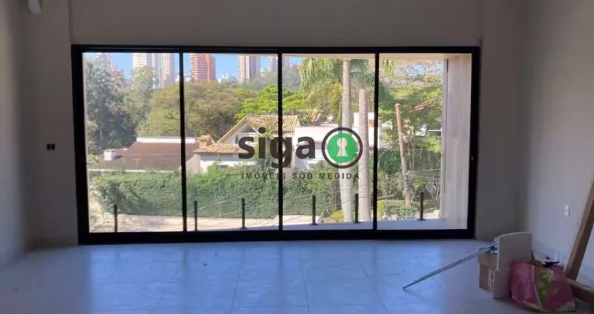Casa em condomínio com quatro quartos sendo três suítes e quarto vagas de garagem! aceita permuta!