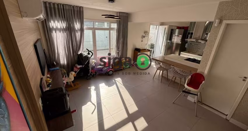 CASA REFORMADA Á VENDA NA CHÁCARA SANTO ANTÔNIO, 2 VAGAS, 3 QUARTOS!