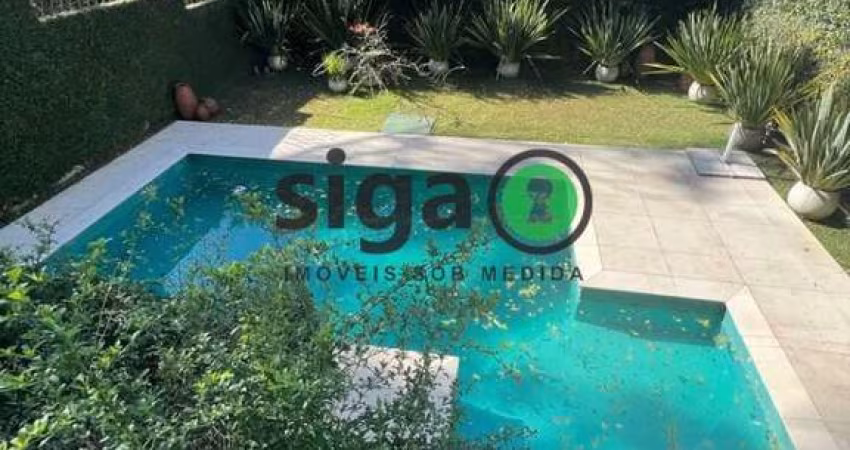 Casa a venda em condomínio fechado no Morumbi, de 420m, 3 quartos e 3 vagas.