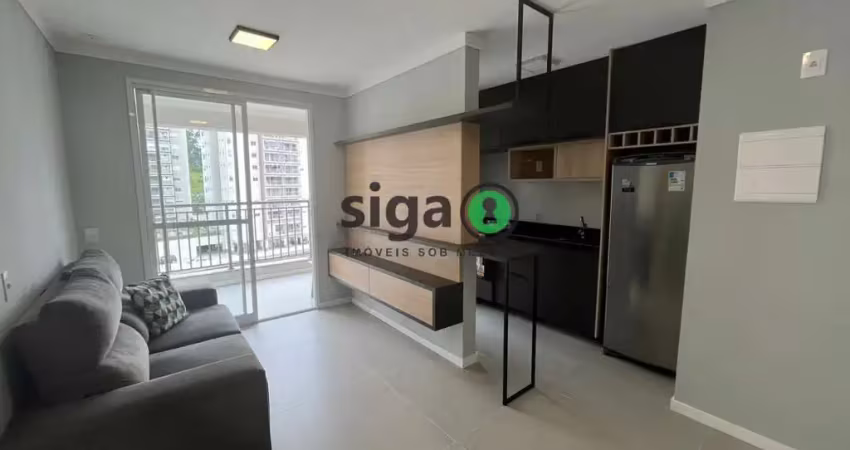 Apartamento mobiliado com uma vaga de garagem ao lado da linha lilás