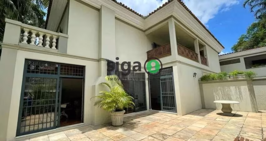 Casa a Venda no Jardim América com 5 suítes