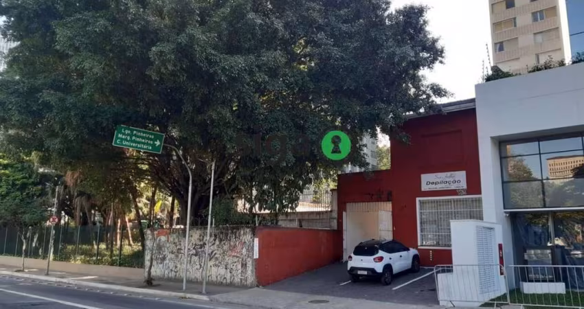 Casa Comercial para locação em Pinheiros, na Av Rebouças, com 280m²AU, com 3 salas, 8 vagas