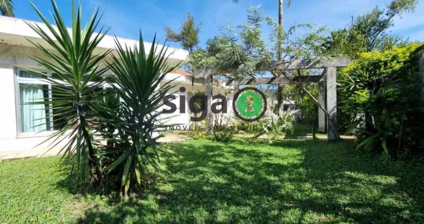 Casa para Locação ou Venda no Alto de Pinheiros com 400m², 4 suites , jardim, 4 vagas, sem mobilia