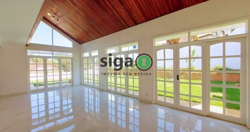 Casa Reformada à Venda ? 300m², Terreno Amplo, Acabamento de Alto Padrão e Localização Privilegiada