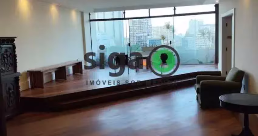 Clássico, amplo e central: viva com estilo no coração da república ? 450m²!
