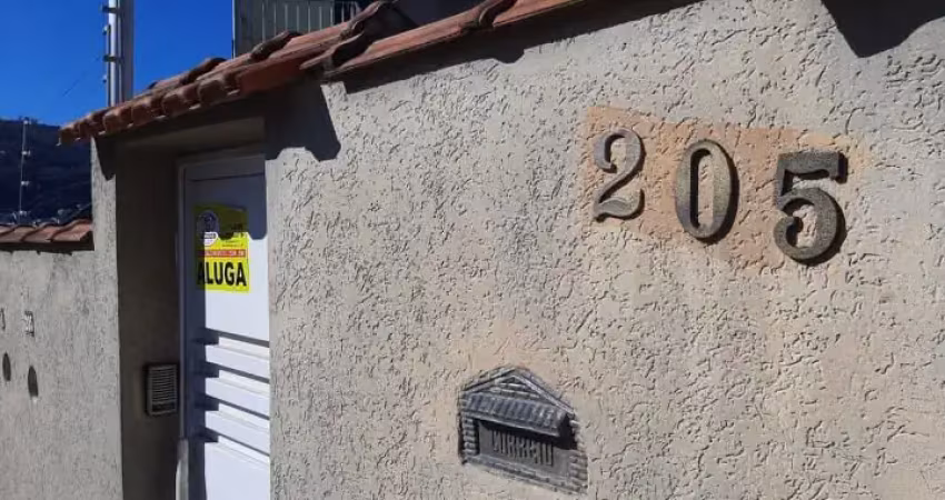 Casa com 2 quartos para alugar na Rua Congonhas, Jardim São Paulo, Poços de Caldas