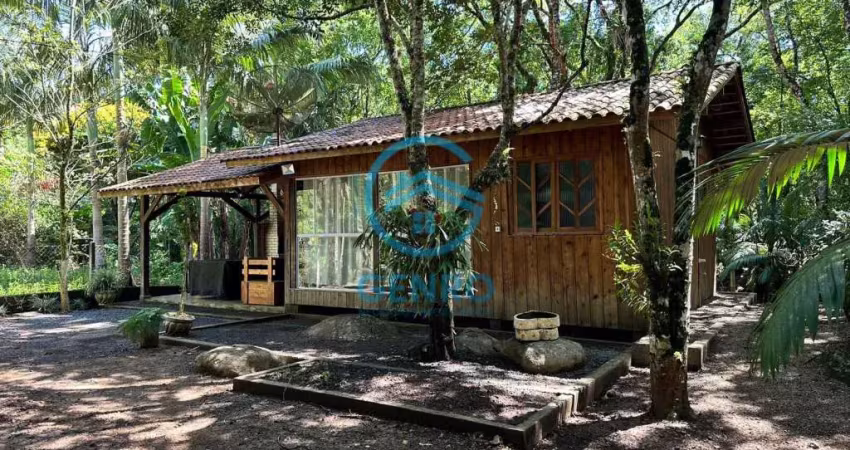 Chácara em meio a natureza com cachoeira e terreno de 1.242m² à venda em canelinha/sc