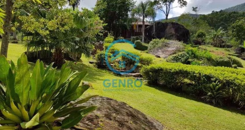 Chácara em Meio a Natureza com Cachoeira, Piscina e Terreno de 5.900m² à venda em Canelinha/SC
