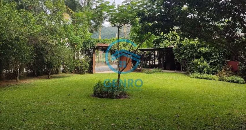 Chácara em Meio a Natureza com Riacho, Piscina e Terreno de 1.050m² à venda em Tijucas/SC