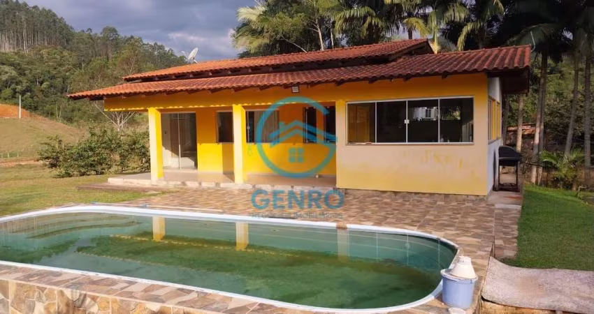 Chácara em Meio a Natureza com Lagoa, Piscina e Terreno de 1.600m² à venda em Tijucas/SC