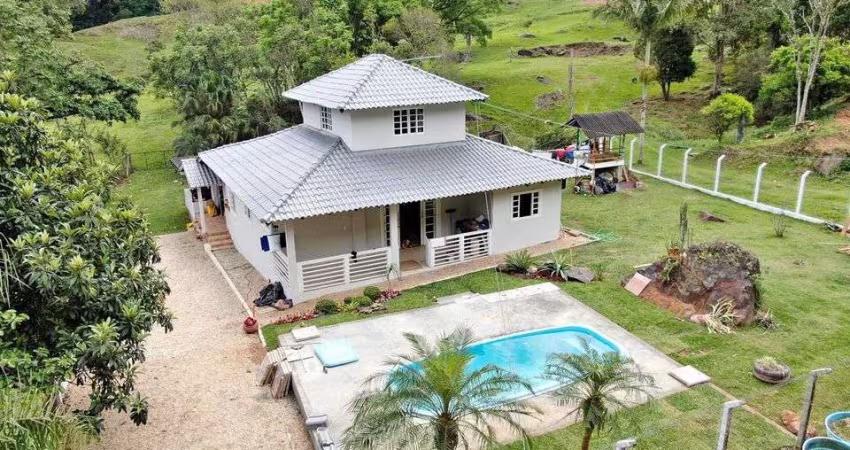 Chácara Mobiliada em Meio a Natureza com Lagoa, Riacho e Terreno com 3.600m² à venda em Canelinha/SC