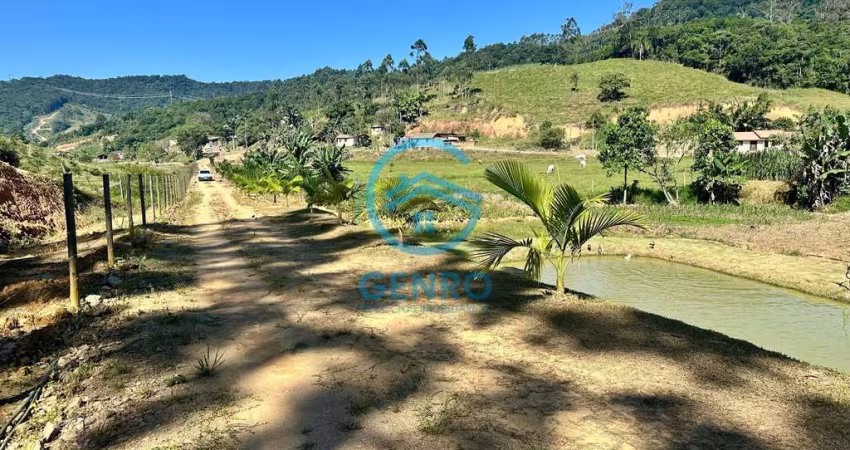 Lote para Chácara em Meio a Natureza com Lagoa e Terreno de 6.400m² à venda em Tijucas/SC