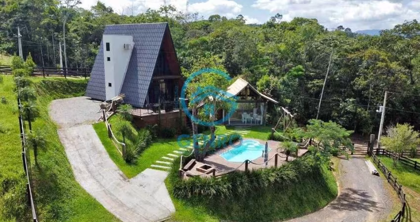 Chácara em Meio a Natureza com Lindo Chalé, Piscina e Terreno de 2.500m² à venda em Canelinha/SC
