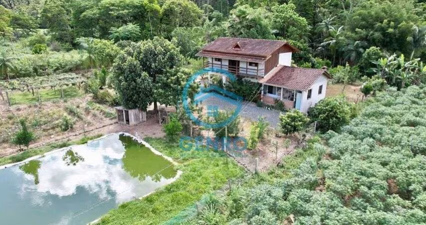 Sítio em Meio a Natureza com Cachoeira, Lagoa e Terreno de 10.600m² à venda em São João Batista/SC