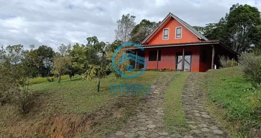 Chalé mobiliado em condomínio fechado em meio a natrurezaà venda em santo amaro da imperatriz/sc