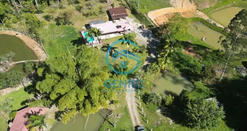 Chácara em meio a natureza com piscina, 02 lagoas e com terreno de 9.100m² à venda em tijucas/sc