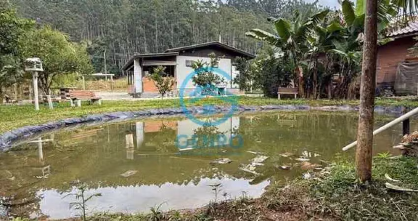 Chácara em meio a natureza com riacho, lagoa e terreno de 1.000m² à venda em tijucas/sc