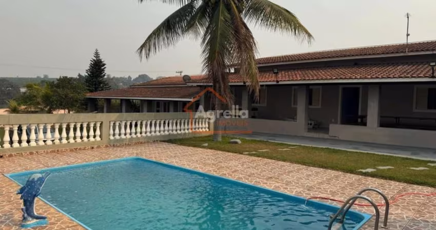 CHÁCARA  Á VENDA COM PISCINA, CAMPO DE FUTEBOL E CHURRASQUEIRA, LAZER COMPLETO