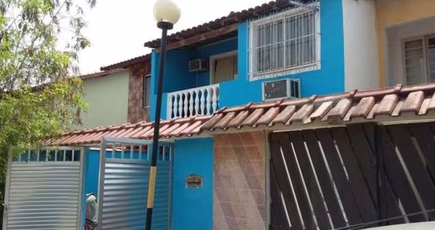 Um ótimo imóvel Três quartos em Mesquita em Condomínio R.sobrinho c/r.g.i r