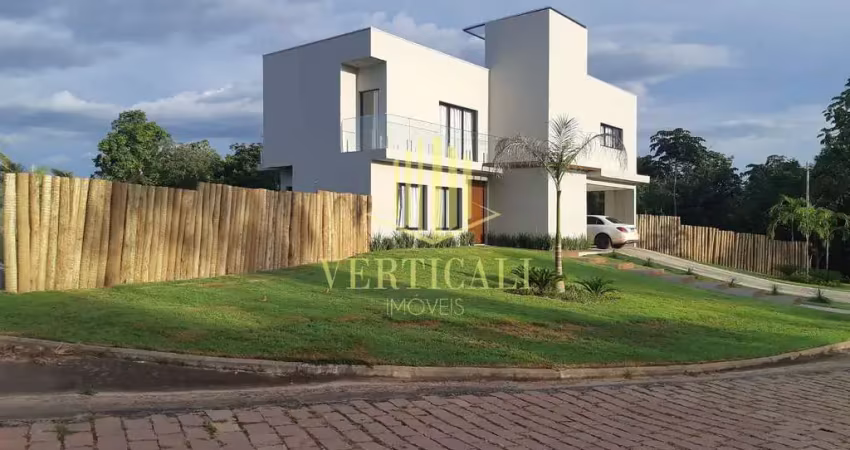 Terra selvagem condomínio & golf club: sobrado de 277m² à venda, 4 suítes, semimobiliado (com campo
