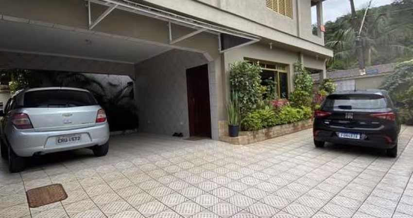 Sobrado à venda Canto do Forte - Praia Grande, com 3 quartos.
