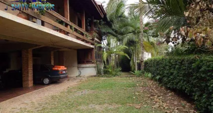 Casa estilo granjeiro, no coração da granja viana. terreno gigante