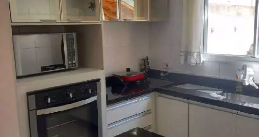 Sobrado 3 dorms (1 suite), pronto pra morar, quintal grande de verdade.