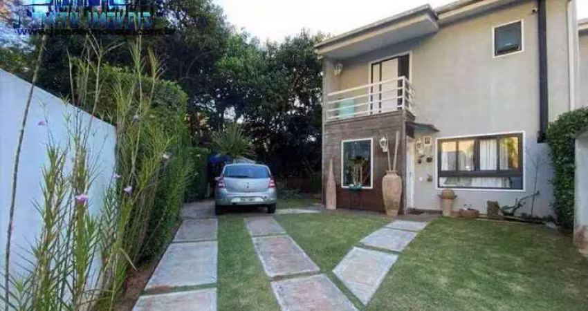Casa em condomínio estilo americana, 3 suítes, granja viana