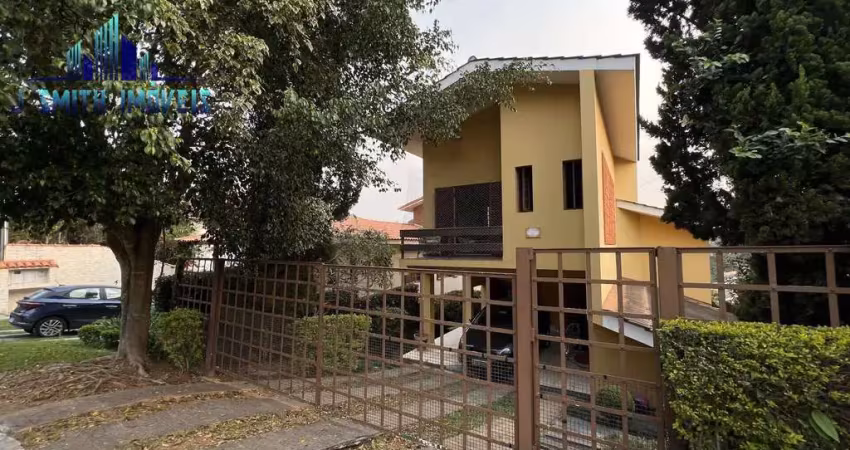 Casa em condomínio ao lado do shopping granja viana - 3 suites
