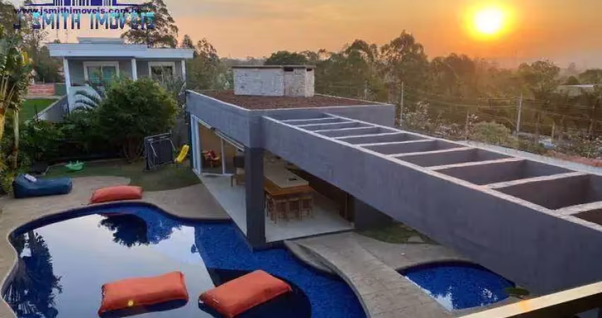 Casa espetacular, 4 suítes, piscina aquecida, área gourmet. aconchegante!!
