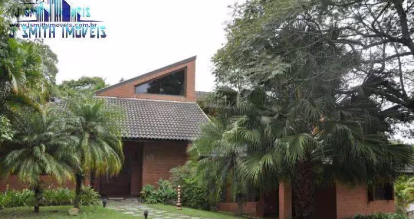 Linda residência com 4 suítes, estilo granja viana, construção de primeira