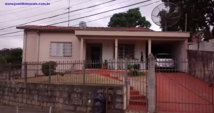 Casa térrea no centro de cotia, em terreno 320m² ao lado de comércio