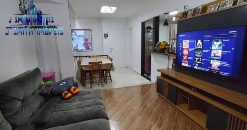 Casa linda em condomínio clube. 3 dorms pronta para morar com armários.