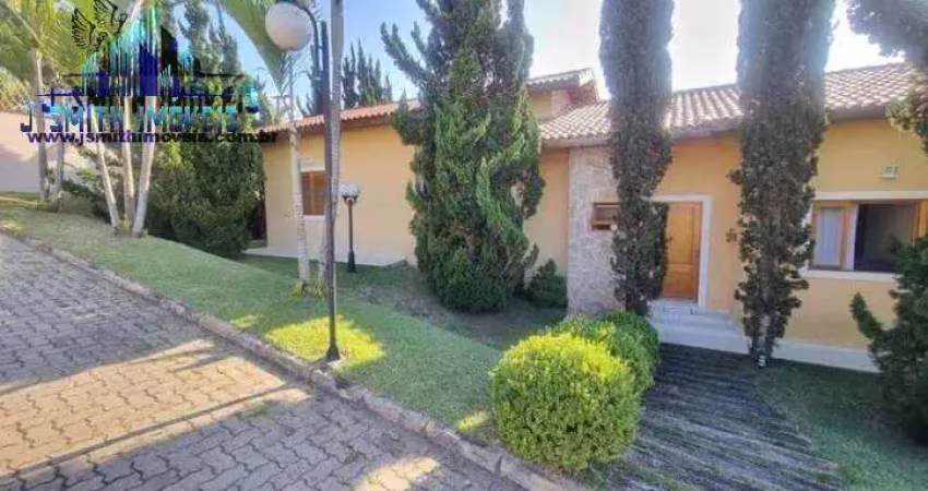 Casa 3 dorms, 1 suíte, em cond. exclusivo com 4 residẽncias.