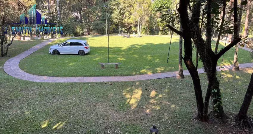 Terreno 2.600m² a venda em condomínio na granja viana, oportunidade!