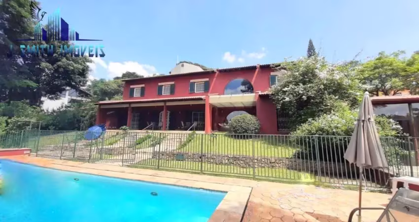 Casa estilosa, térrea,  em condomínio alto padrão da granja viana