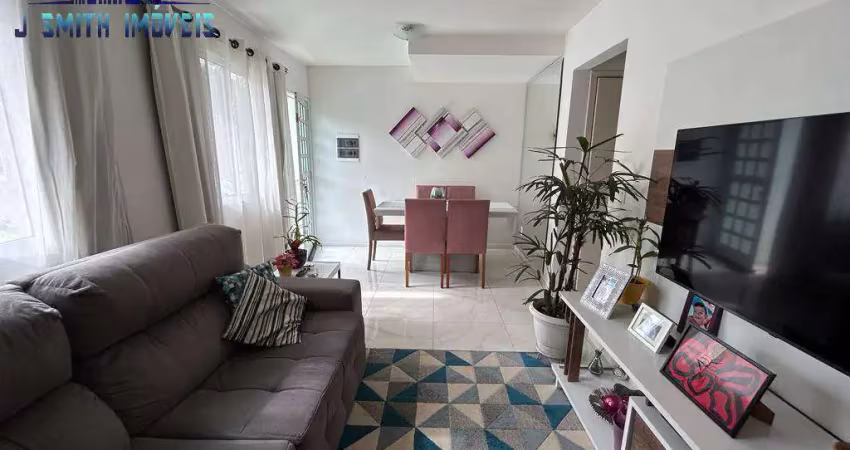 Casa linda, ótimo acabamento. ármários top. condomínio com lazer de clube.
