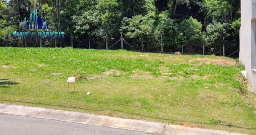 Terreno em condomínio fechado, 129m²  pronto para construir.