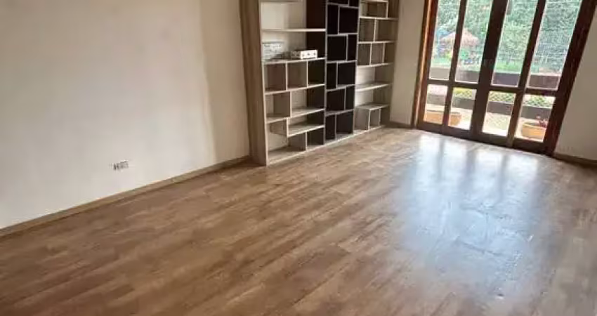 Lindo sobrado 3 dorms (1 suite) , cond. fechado, bairro planejado