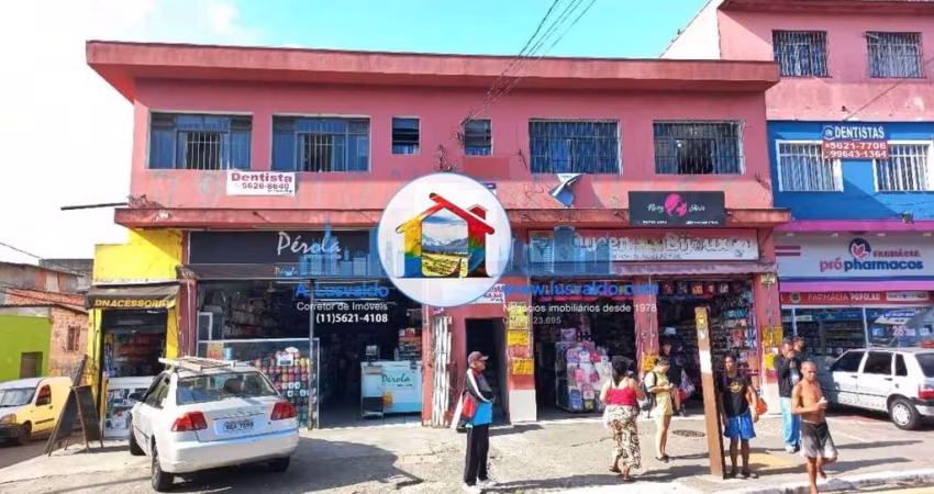 Prédio Comercial com 2 bons salões comerciais e 4 salas no Coração da Vila Missionária!