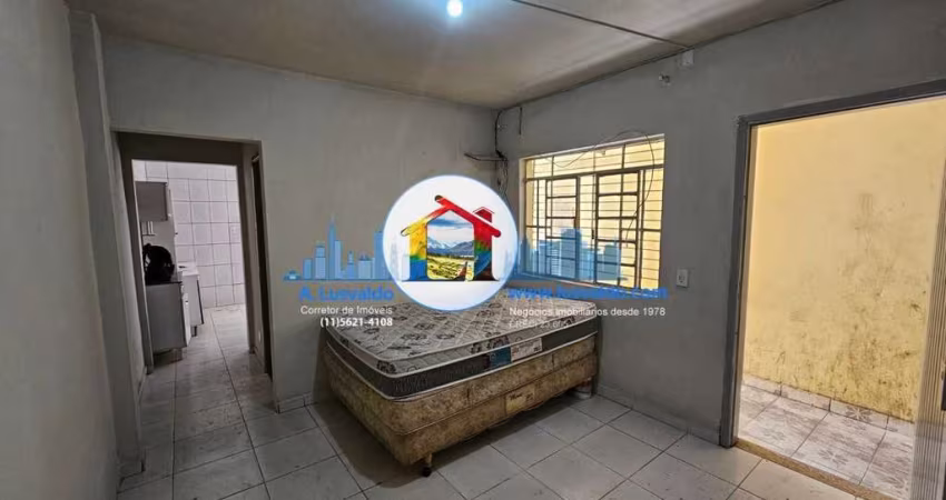 Casa térrea com 1 dormitório, sala e cozinha em Americanópolis