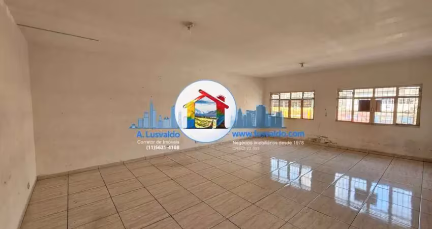 Sala comercial com aproximadamente 50m² no centro comercial da vila missionária