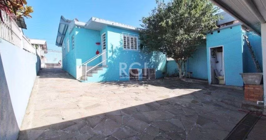 Casa para Venda - 70m², 2 dormitórios, 5 vagas - Santa Tereza