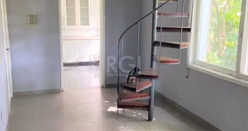 Cobertura com 2 dormitórios, 1 suíte, churrasqueira, terraço e 1 vaga de garagem no bairro Teresópolis