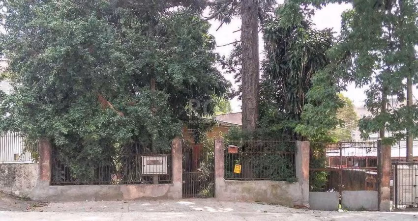 terreno com 605m², 11m de frente e 55m de frente a fundos.