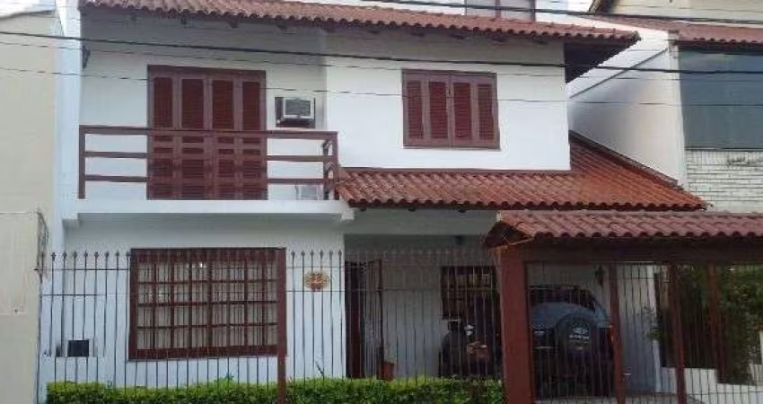 Sobrado para Venda - 158m², 3 dormitórios, sendo 1 suites, 2 vagas - Espirito Santo