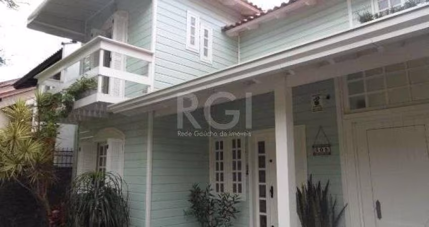 Sobrado para Venda - 208m², 3 dormitórios, sendo 1 suites, 4 vagas - Nonoai