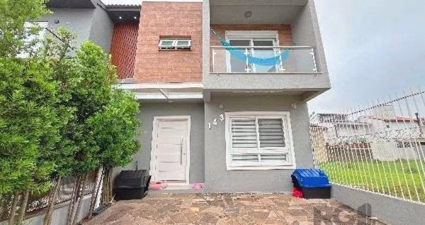 Casa em Porto Alegre, no bairro Hípica, com 3 dormitório(s), e 3 banheiros, à venda.